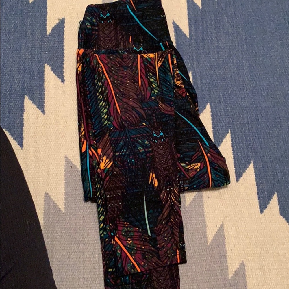 Lularoe Feather print OS leggings